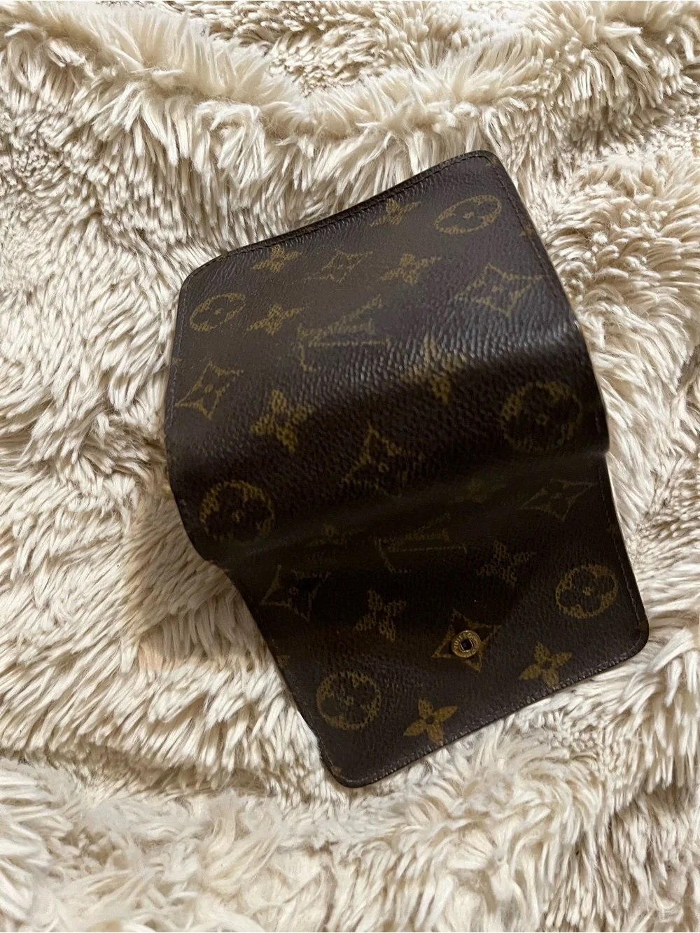 Louis Vuitton used corners
